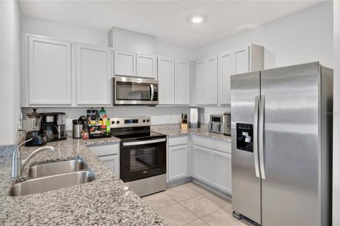 House in Poinciana, Florida 3 bedrooms, 148.64 sq.m. № 2210317 - photo 9