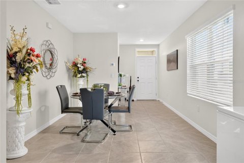 House in Poinciana, Florida 3 bedrooms, 148.64 sq.m. № 2210317 - photo 4