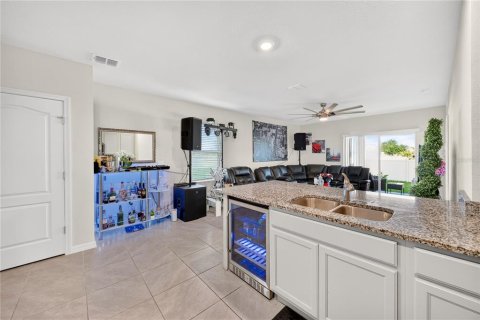 House in Poinciana, Florida 3 bedrooms, 148.64 sq.m. № 2210317 - photo 12