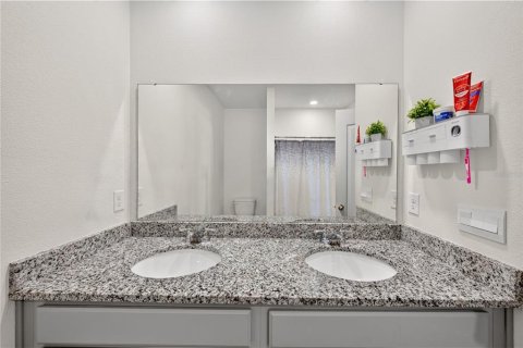House in Poinciana, Florida 3 bedrooms, 148.64 sq.m. № 2210317 - photo 22