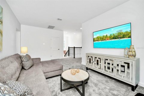 Casa en venta en Kissimmee, Florida, 6 dormitorios, 305.74 m2 № 1518996 - foto 8