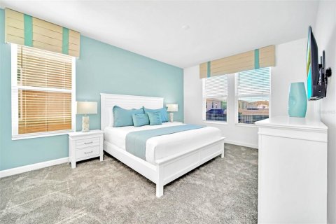 Casa en venta en Kissimmee, Florida, 6 dormitorios, 305.74 m2 № 1518996 - foto 10