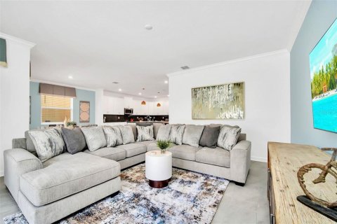 Casa en venta en Kissimmee, Florida, 6 dormitorios, 305.74 m2 № 1518996 - foto 5