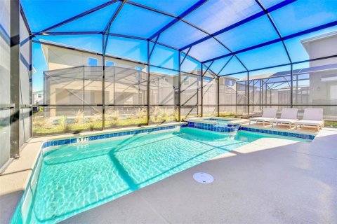 Casa en venta en Kissimmee, Florida, 6 dormitorios, 305.74 m2 № 1518996 - foto 24