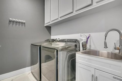 Casa en venta en Kissimmee, Florida, 4 dormitorios, 223.71 m2 № 1609020 - foto 26