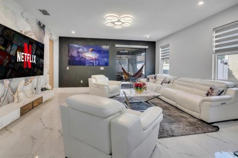 Villa ou maison à vendre à Kissimmee, Floride: 4 chambres, 223.71 m2 № 1609020 - photo 11