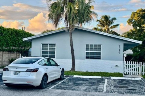 House in Fort Lauderdale, Florida 2 bedrooms, 161.74 sq.m. № 1976332 - photo 8