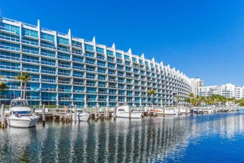 Condominio en Aventura, Florida, 1 dormitorio  № 2081294