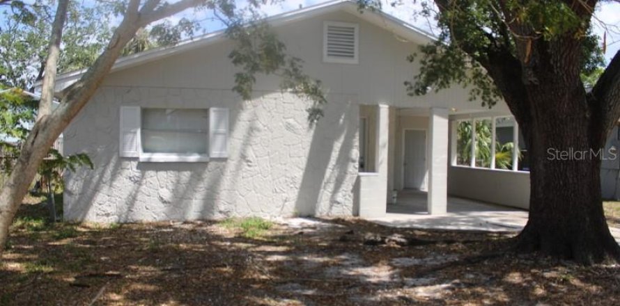 Casa en Tampa, Florida 4 dormitorios, 106.19 m2 № 1918924