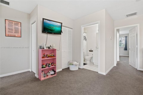 Townhouse in Lauderhill, Florida 2 bedrooms, 117.15 sq.m. № 1776342 - photo 19