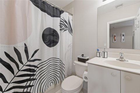 Townhouse in Lauderhill, Florida 2 bedrooms, 117.15 sq.m. № 1776342 - photo 18
