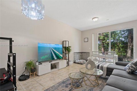 Townhouse in Lauderhill, Florida 2 bedrooms, 117.15 sq.m. № 1776342 - photo 5