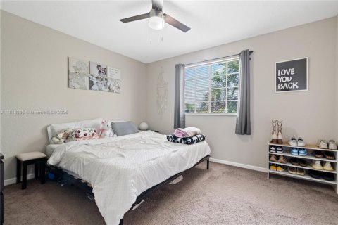 Townhouse in Lauderhill, Florida 2 bedrooms, 117.15 sq.m. № 1776342 - photo 11