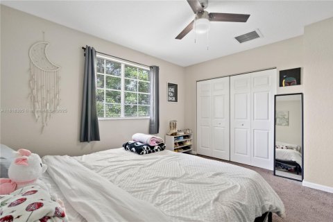 Townhouse in Lauderhill, Florida 2 bedrooms, 117.15 sq.m. № 1776342 - photo 12
