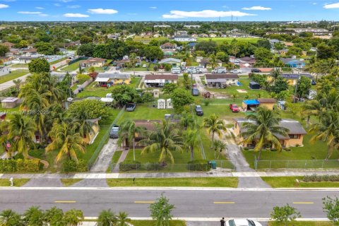 Villa ou maison à vendre à Florida City, Floride: 4 chambres, 110.74 m2 № 1966328 - photo 24