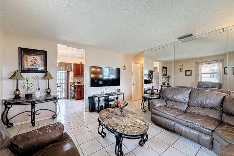 Villa ou maison à vendre à Florida City, Floride: 4 chambres, 110.74 m2 № 1966328 - photo 6