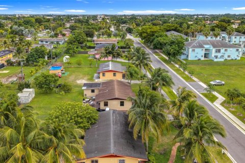 Villa ou maison à vendre à Florida City, Floride: 4 chambres, 110.74 m2 № 1966328 - photo 25