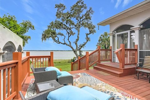 House in Auburndale, Florida 3 bedrooms, 324.04 sq.m. № 2129939 - photo 5