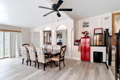 House in Auburndale, Florida 3 bedrooms, 324.04 sq.m. № 2129939 - photo 21