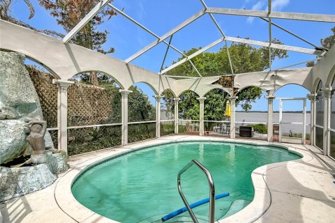 House in Auburndale, Florida 3 bedrooms, 324.04 sq.m. № 2129939 - photo 7