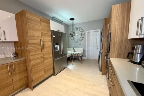 Купить таунхаус в Уэстон, Флорида 2 спальни, 128.76м2, № 2068236 - фото 19