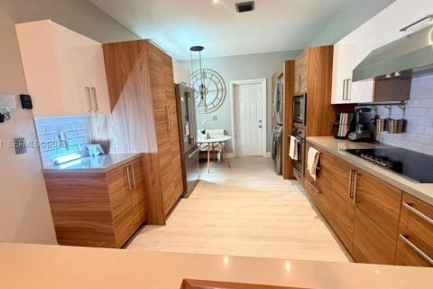 Купить таунхаус в Уэстон, Флорида 2 спальни, 128.76м2, № 2068236 - фото 23