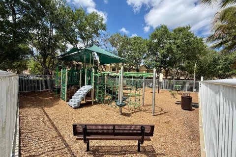 Купить таунхаус в Уэстон, Флорида 2 спальни, 128.76м2, № 2068236 - фото 5