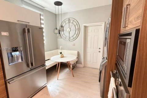 Купить таунхаус в Уэстон, Флорида 2 спальни, 128.76м2, № 2068236 - фото 20