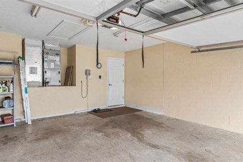 House in Lakeland, Florida 3 bedrooms, 174.66 sq.m. № 2296380 - photo 28