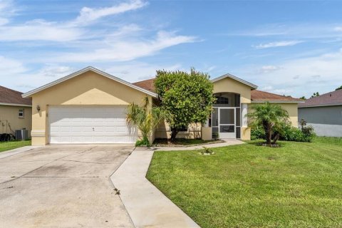House in Lakeland, Florida 3 bedrooms, 174.66 sq.m. № 2296380 - photo 3