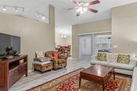 House in Lakeland, Florida 3 bedrooms, 174.66 sq.m. № 2296380 - photo 7