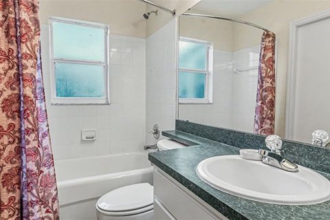 House in Lakeland, Florida 3 bedrooms, 174.66 sq.m. № 2296380 - photo 25