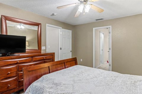 House in Lakeland, Florida 3 bedrooms, 174.66 sq.m. № 2296380 - photo 15