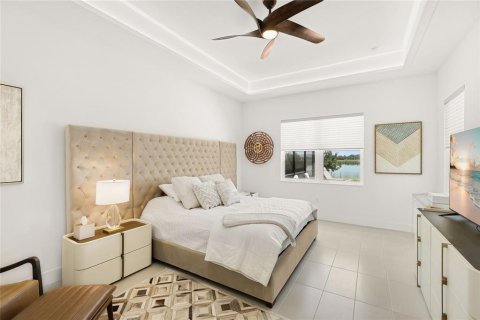 House in Sarasota, Florida 3 bedrooms, 266.35 sq.m. № 2396111 - photo 22