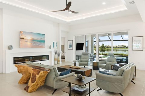 House in Sarasota, Florida 3 bedrooms, 266.35 sq.m. № 2396111 - photo 12