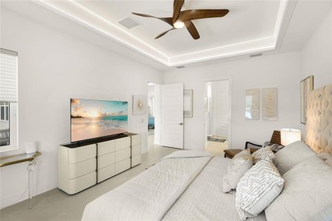 House in Sarasota, Florida 3 bedrooms, 266.35 sq.m. № 2396111 - photo 24