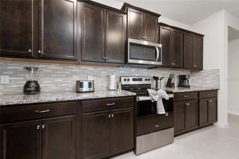 Adosado en venta en Davenport, Florida, 5 dormitorios, 212.1 m2 № 2239847 - foto 12