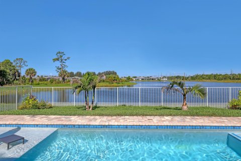 House in Stuart, Florida 5 bedrooms, 264.4 sq.m. № 2187104 - photo 24