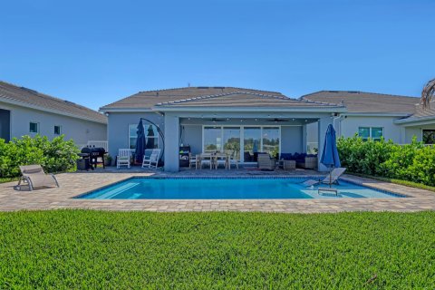 House in Stuart, Florida 5 bedrooms, 264.4 sq.m. № 2187104 - photo 29