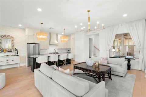 Adosado en venta en Saint Petersburg, Florida, 4 dormitorios, 204.38 m2 № 1894980 - foto 8