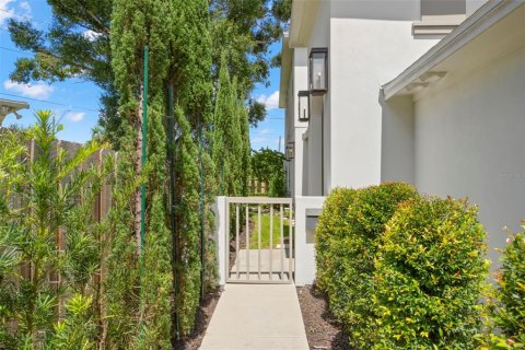 Adosado en venta en Saint Petersburg, Florida, 4 dormitorios, 204.38 m2 № 1894980 - foto 3