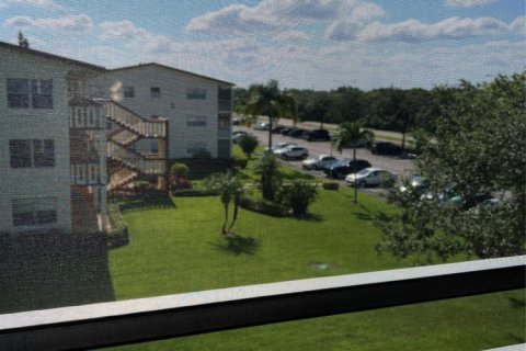 Condominio en alquiler en Boca Raton, Florida, 1 dormitorio, 66.43 m2 № 1080431 - foto 1