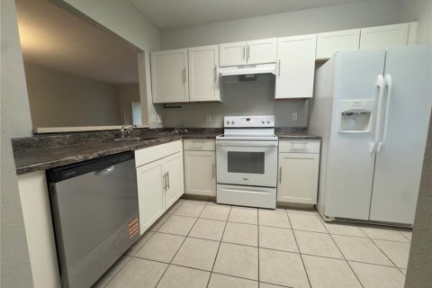 Condominio en alquiler en Riverview, Florida, 3 dormitorios, 106.93 m2 № 2277428 - foto 3