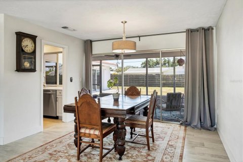 Villa ou maison à vendre à Sarasota, Floride: 3 chambres, 152.27 m2 № 1749460 - photo 11
