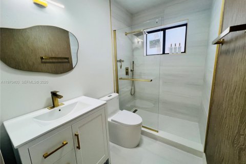 Купить виллу или дом в Майами-Гарденс, Флорида 3 спальни, 103.49м2, № 2036418 - фото 12