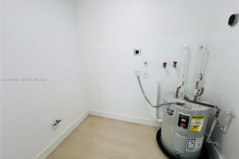 Купить виллу или дом в Майами-Гарденс, Флорида 3 спальни, 103.49м2, № 2036418 - фото 24