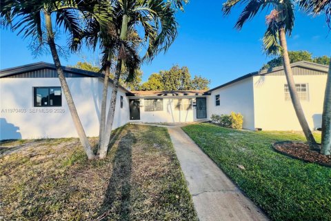 Купить виллу или дом в Майами-Гарденс, Флорида 3 спальни, 103.49м2, № 2036418 - фото 25