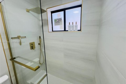 Купить виллу или дом в Майами-Гарденс, Флорида 3 спальни, 103.49м2, № 2036418 - фото 14