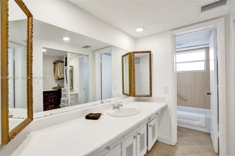 Copropriété à vendre à Lauderdale Lakes, Floride: 1 chambre, 72.74 m2 № 2046934 - photo 24
