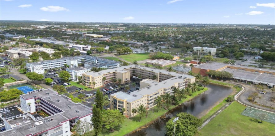 Condo à Lauderdale Lakes, Floride, 1 chambre  № 2046934